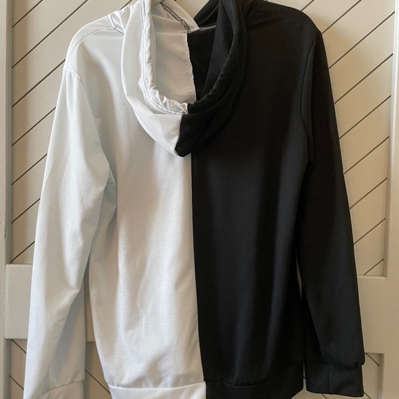 Shein - Black and White Sweater - Picture 2 of 2